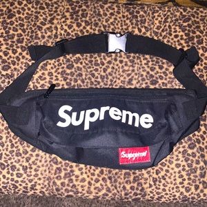 New Supreme Fanny pack brand new black